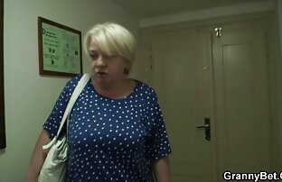 XXX -マルディグラの間に犯された熱い巨乳の赤ん坊 エロ 動画 女性 専用 風俗